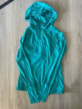 Lululemon Teal Hooded Lightweight Pullover